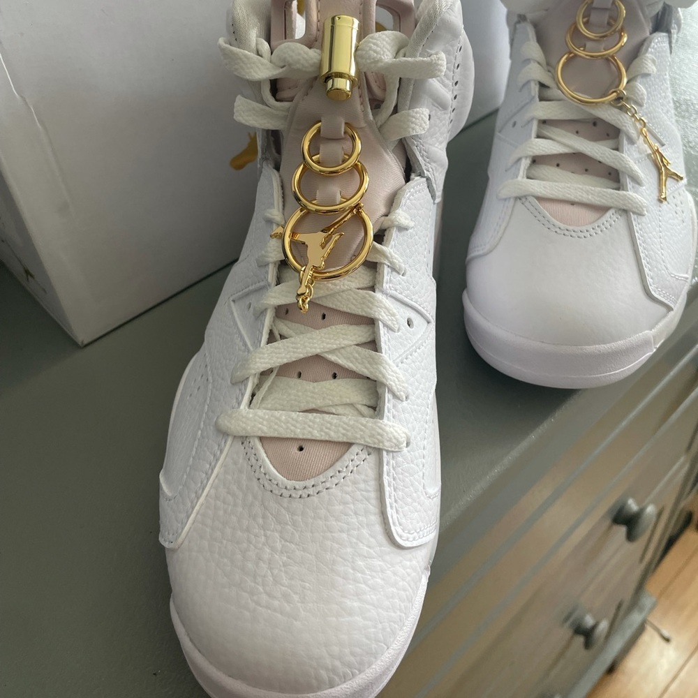 Women’s air Jordan 6 size 7.5